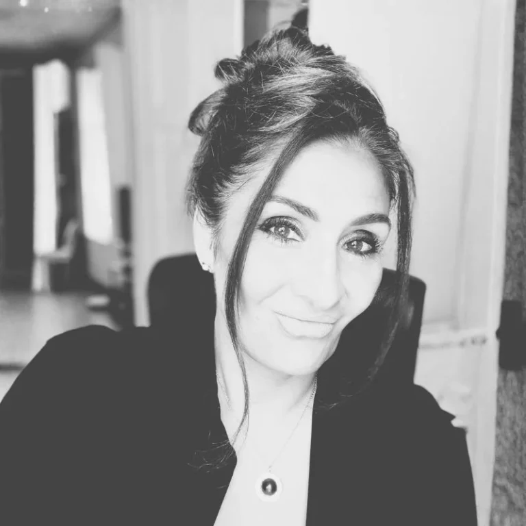 Zisidou Alexandra testformálási szakértő