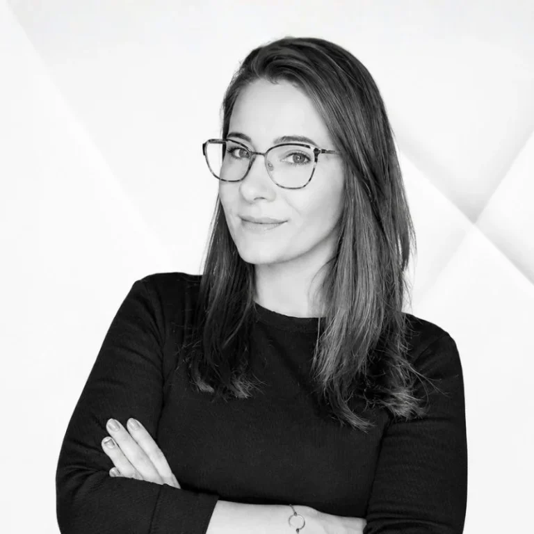 Udvardi Vivien sminktetováló